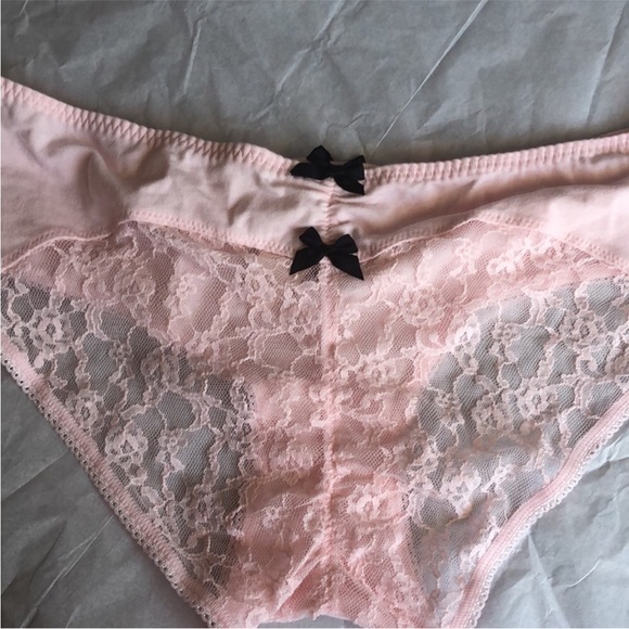 NWT RARE VINTAGE Victoria’s Secret Low Rise Hiphugger. Pink with black bows. - Picture 4 of 7